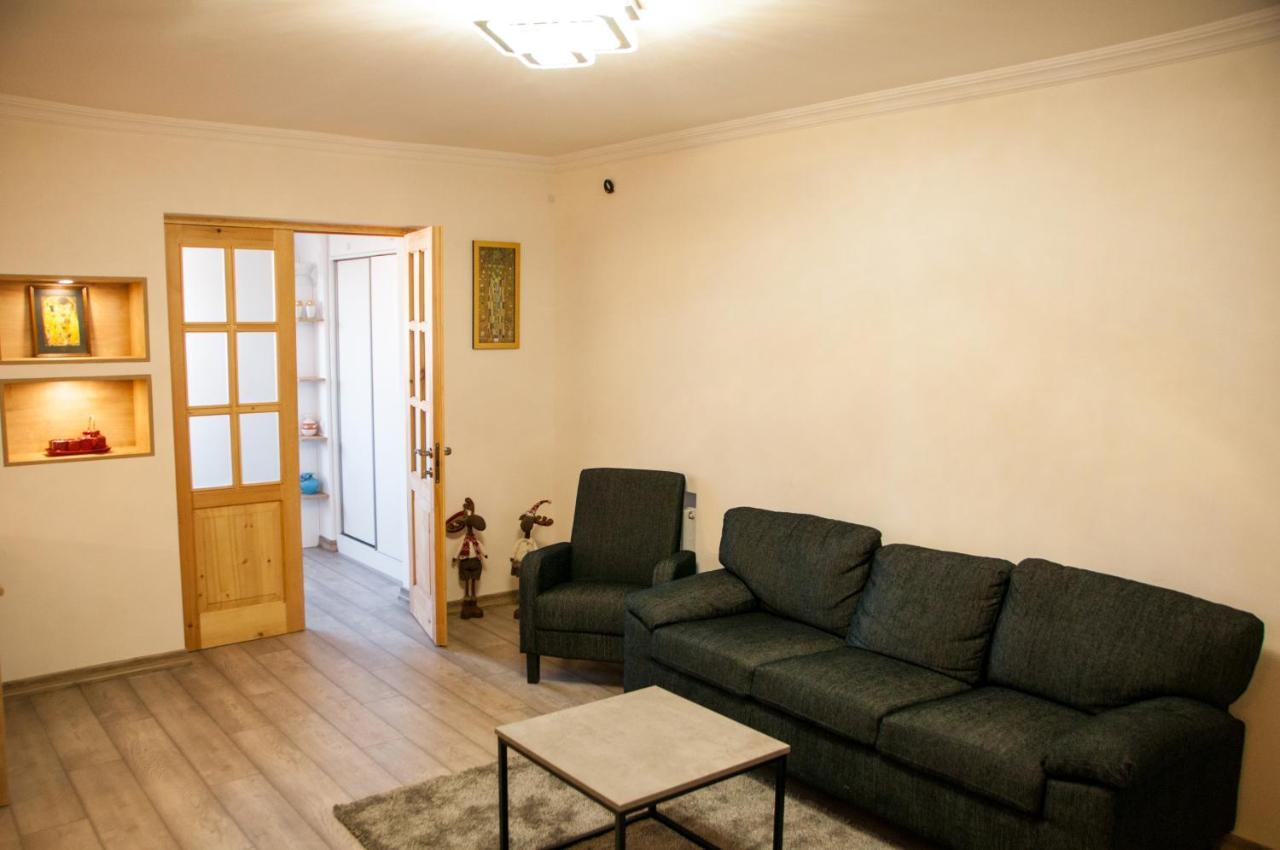 Apartment Near Church Tiflis Exterior foto